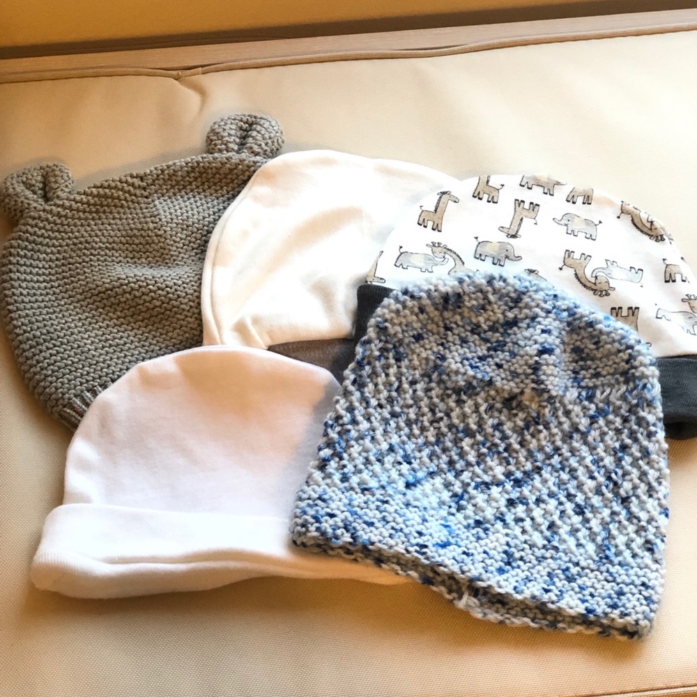 🔴SOLD🔴Used 5 baby hats